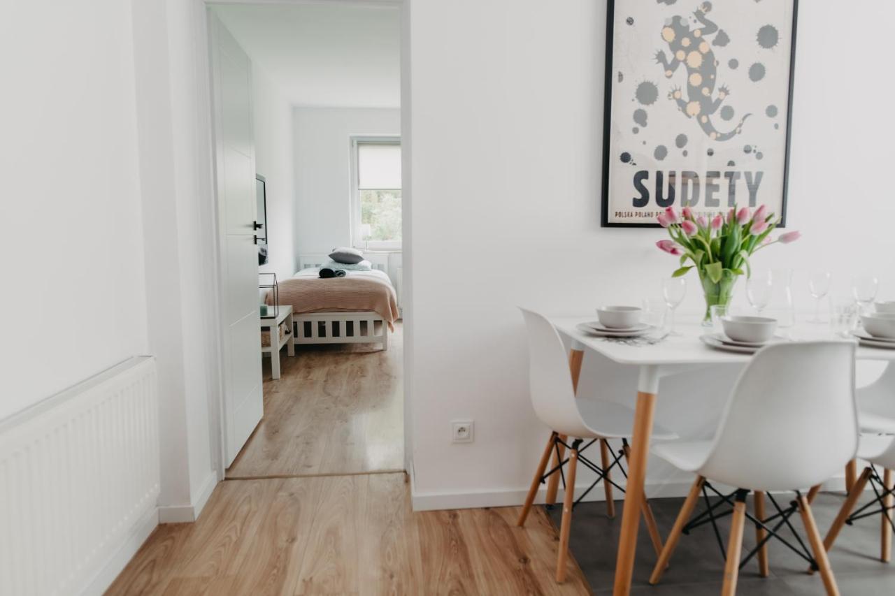 Jeleni Zakatek - Apartament W Stolicy Karkonoszy 옐레니아구라 외부 사진