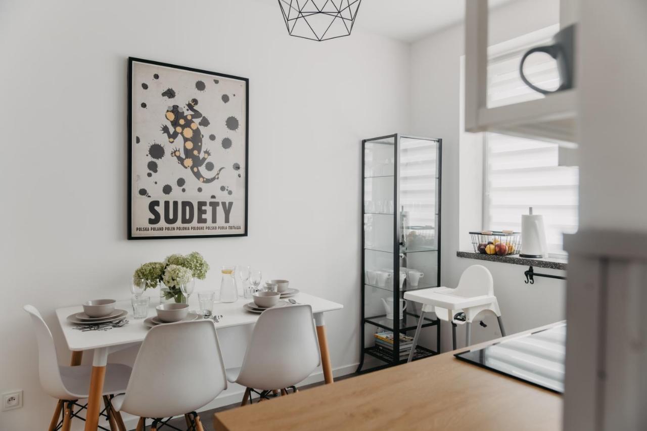 Jeleni Zakatek - Apartament W Stolicy Karkonoszy 옐레니아구라 외부 사진