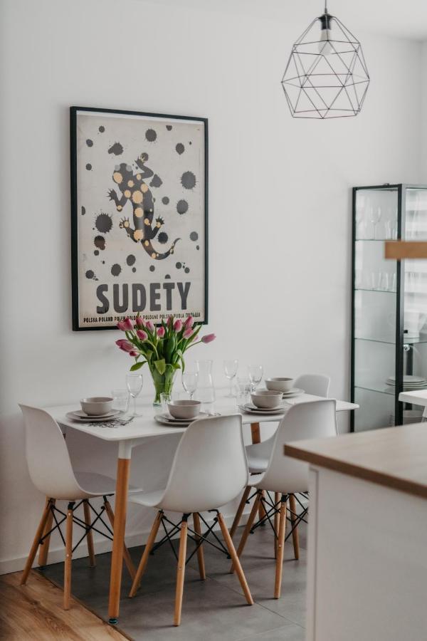 Jeleni Zakatek - Apartament W Stolicy Karkonoszy 옐레니아구라 외부 사진